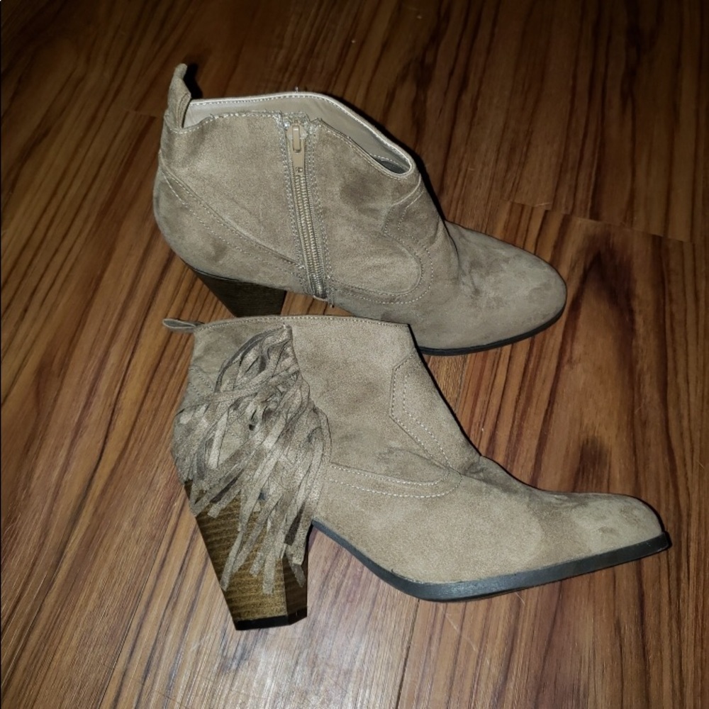 Heals suede